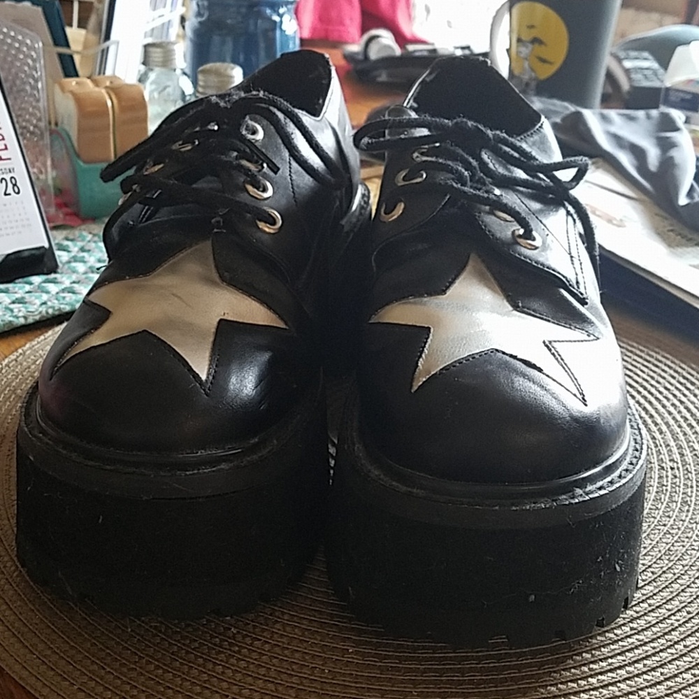 Platform shoes